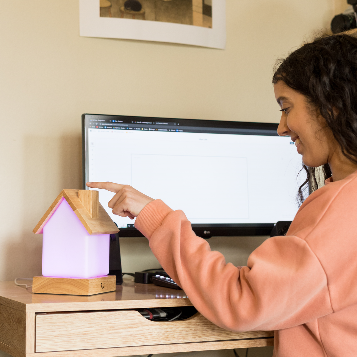 Friendship Lamp Tap-Activated Wi-Fi Color Syncing