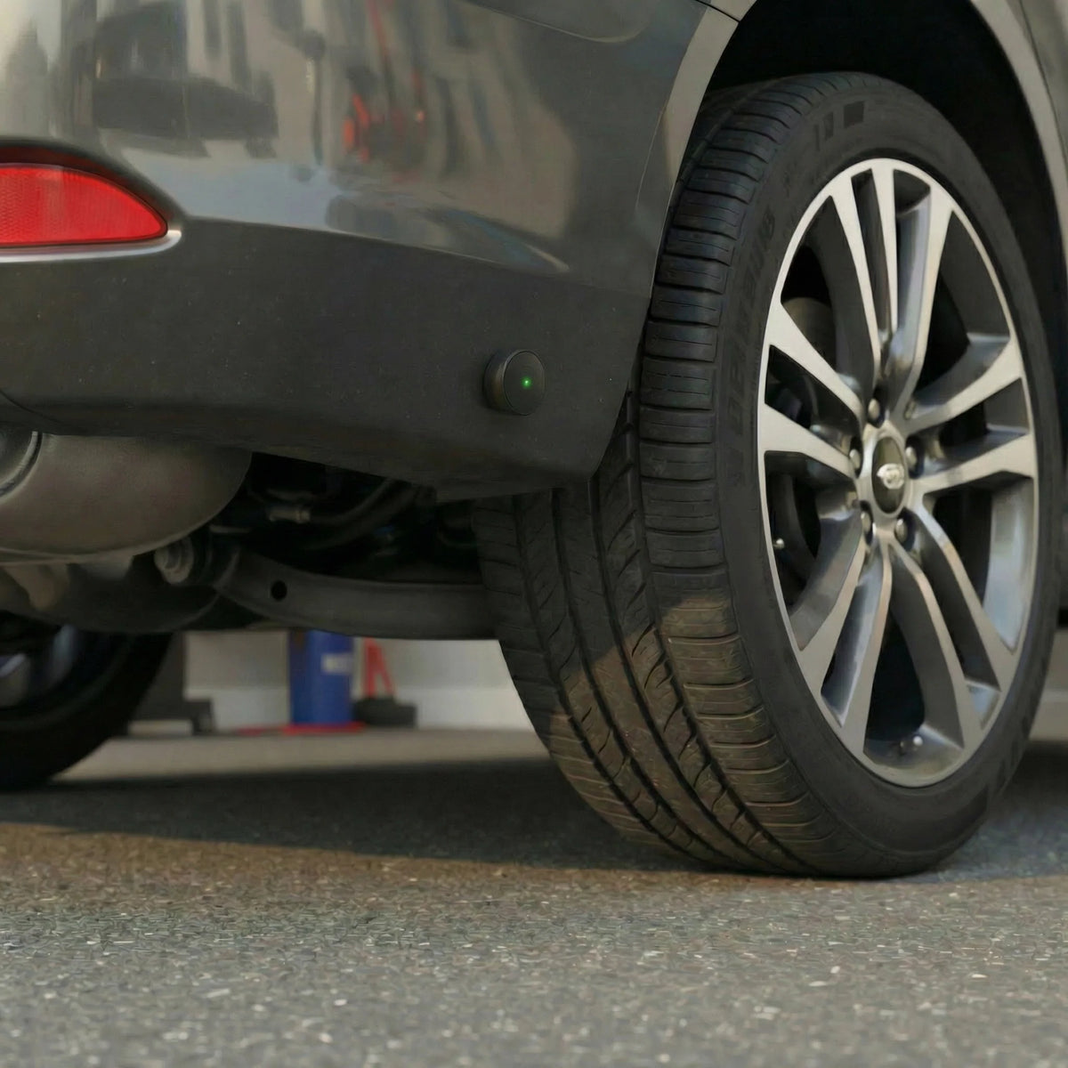 GPS Tracker Real-Time Tracking Compact Magnetic Base