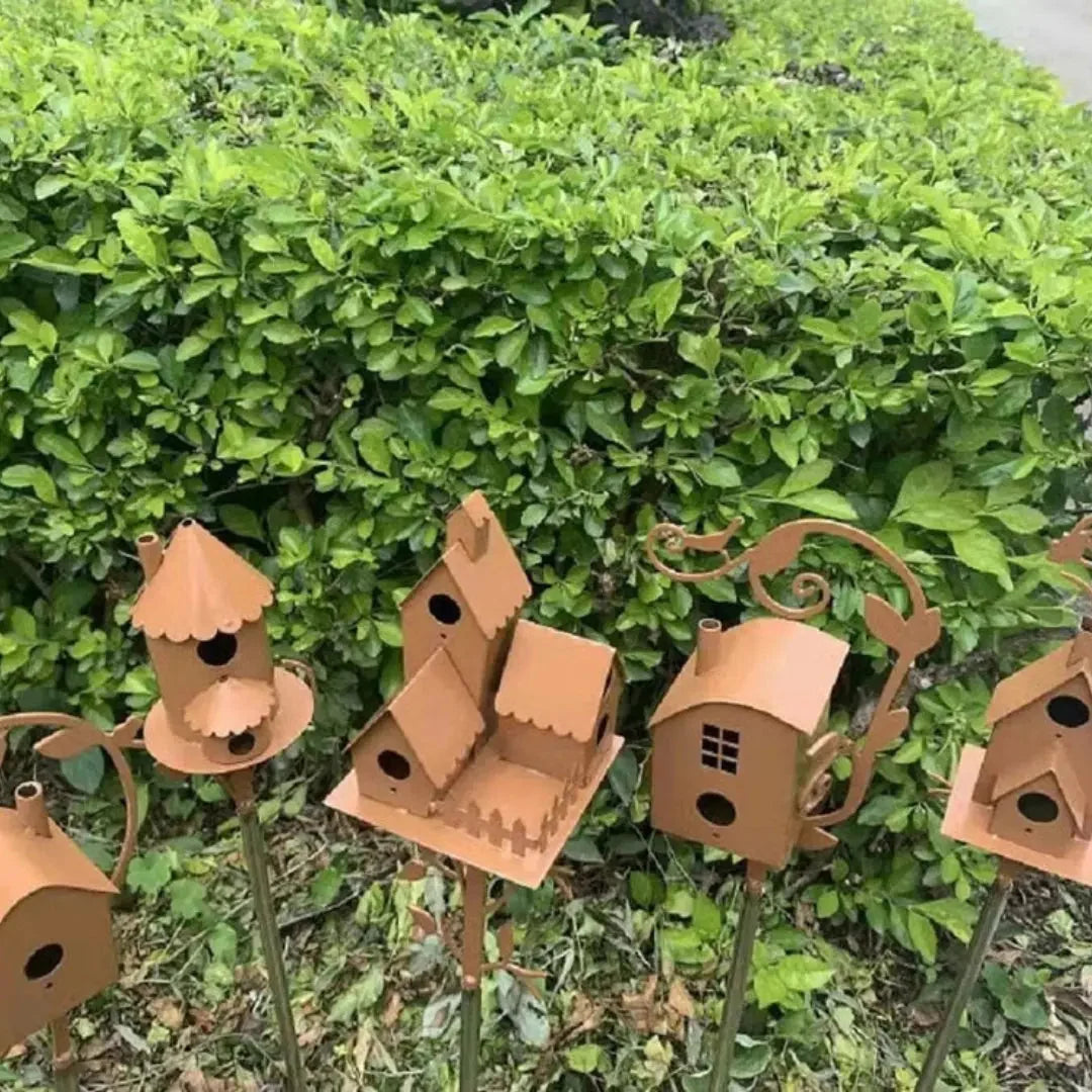 Garden Birdhouse Stake Copper-Tone Metal & Nesting Box