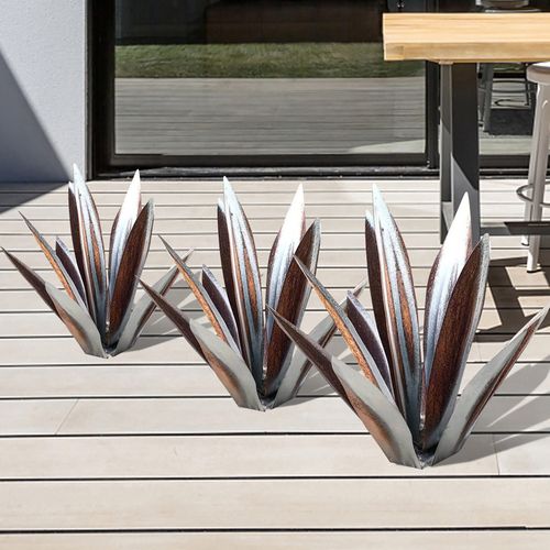 Garden Ornament Agave Design Weather-Resistant Metal & Ground Spike