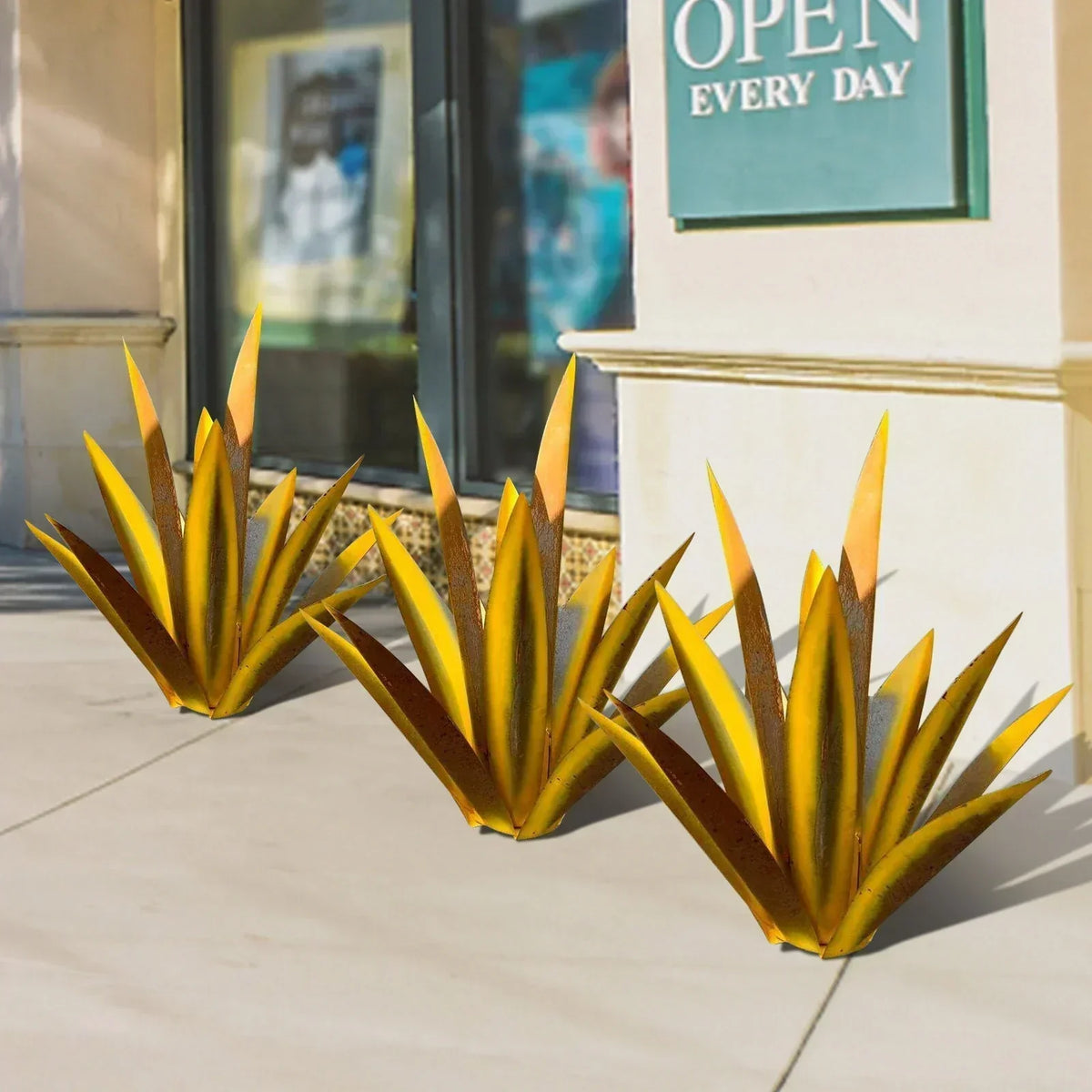 Garden Ornament Agave Design Weather-Resistant Metal & Ground Spike