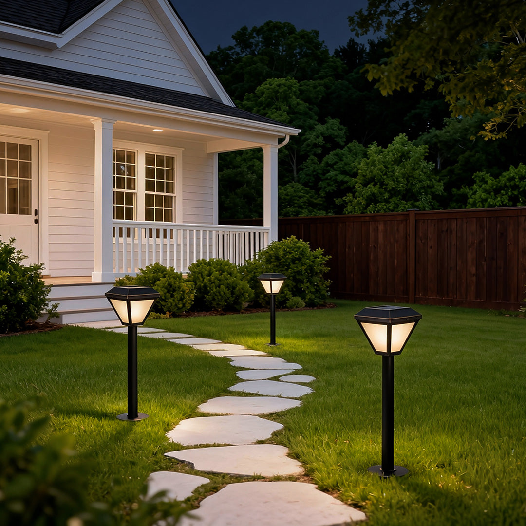 Gold-Rubbed Copper Solar Path Light (Integrated LED)