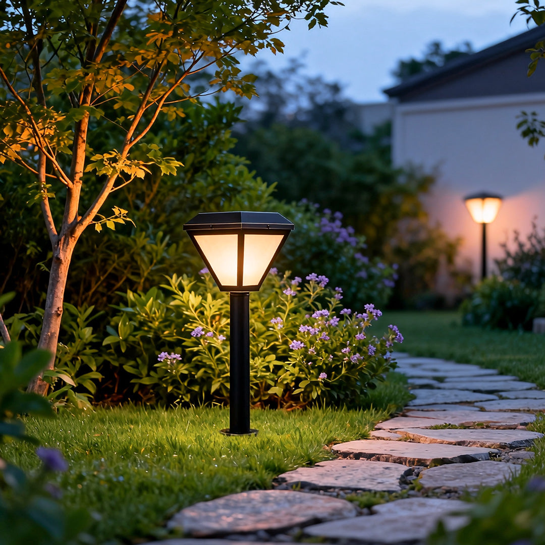 Gold-Rubbed Copper Solar Path Light (Integrated LED)