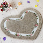 Heart-Shaped Tufted Floral Microfiber Bath Mat (Non-Slip Base)
