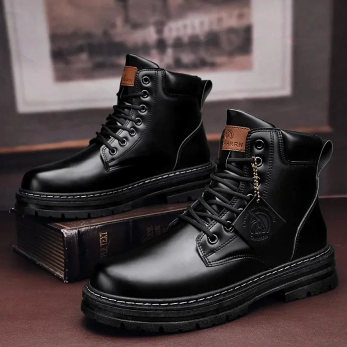 Hiking Boots Adjustable Lacing & Lugged Outsole