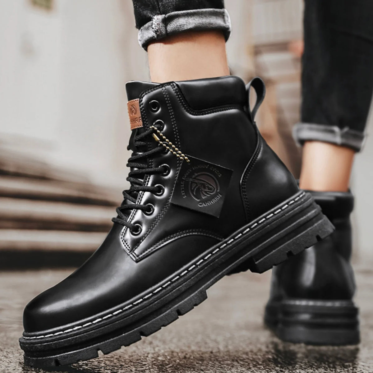 Hiking Boots Adjustable Lacing & Lugged Outsole