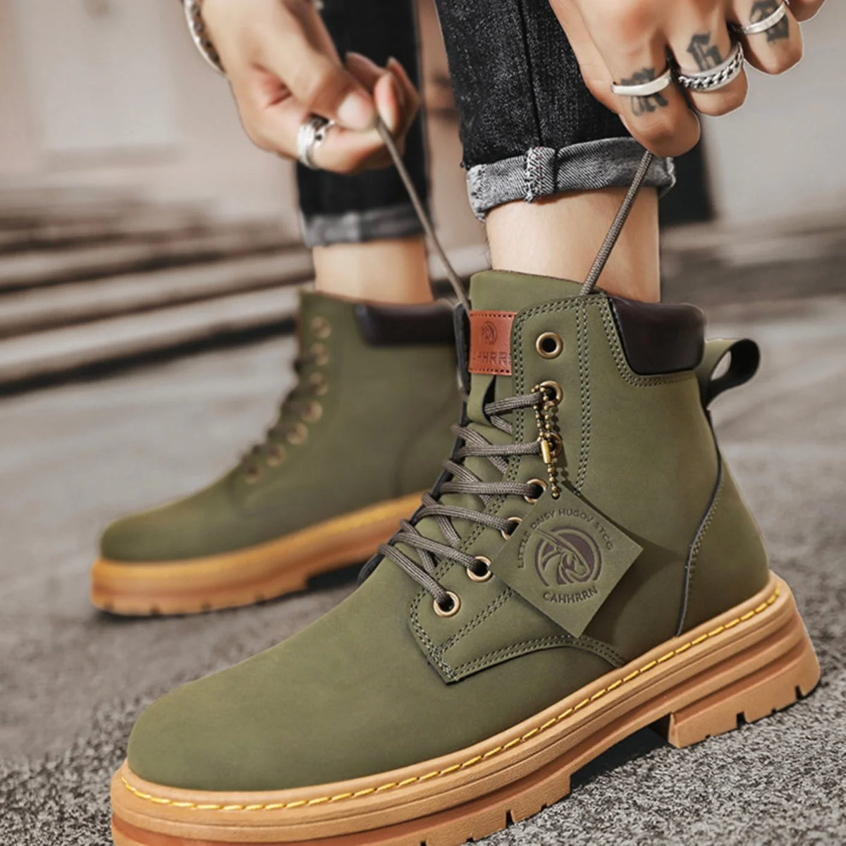 Hiking Boots Adjustable Lacing & Lugged Outsole
