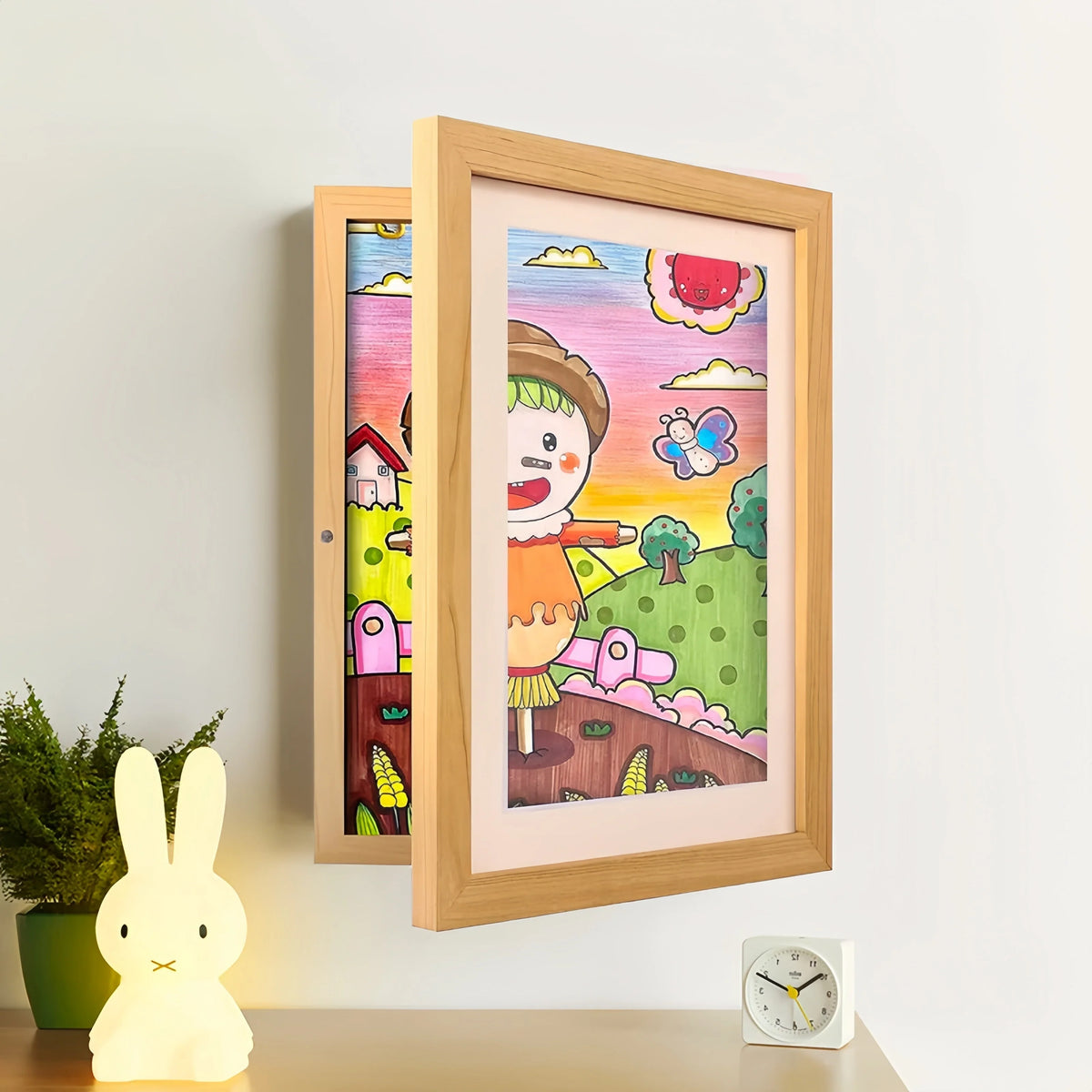 Kids' Art Frame Magnetic Latch 150-Sheet Storage Wall-Mount