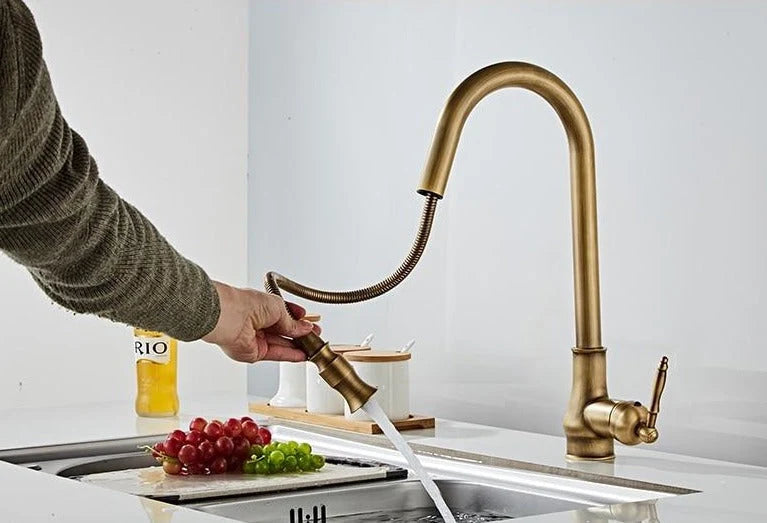 Kitchen Faucet Pull-Out Sprayer 360° Swivel Ceramic Disc Valve