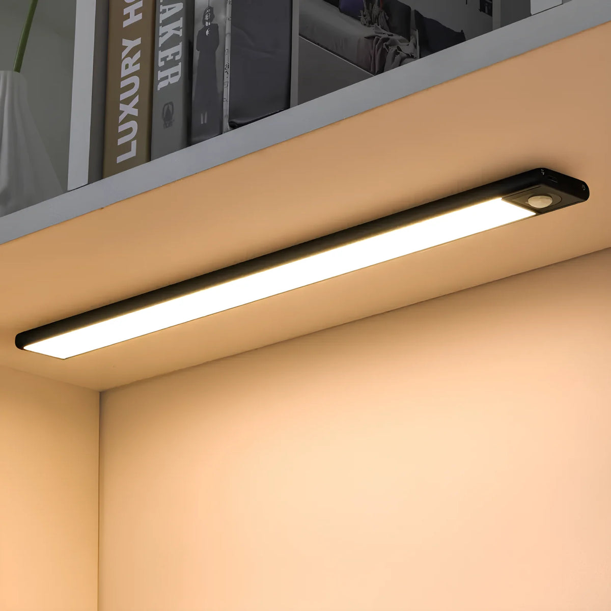 LED Night Light Motion-Activated USB Rechargeable Wireless Mount