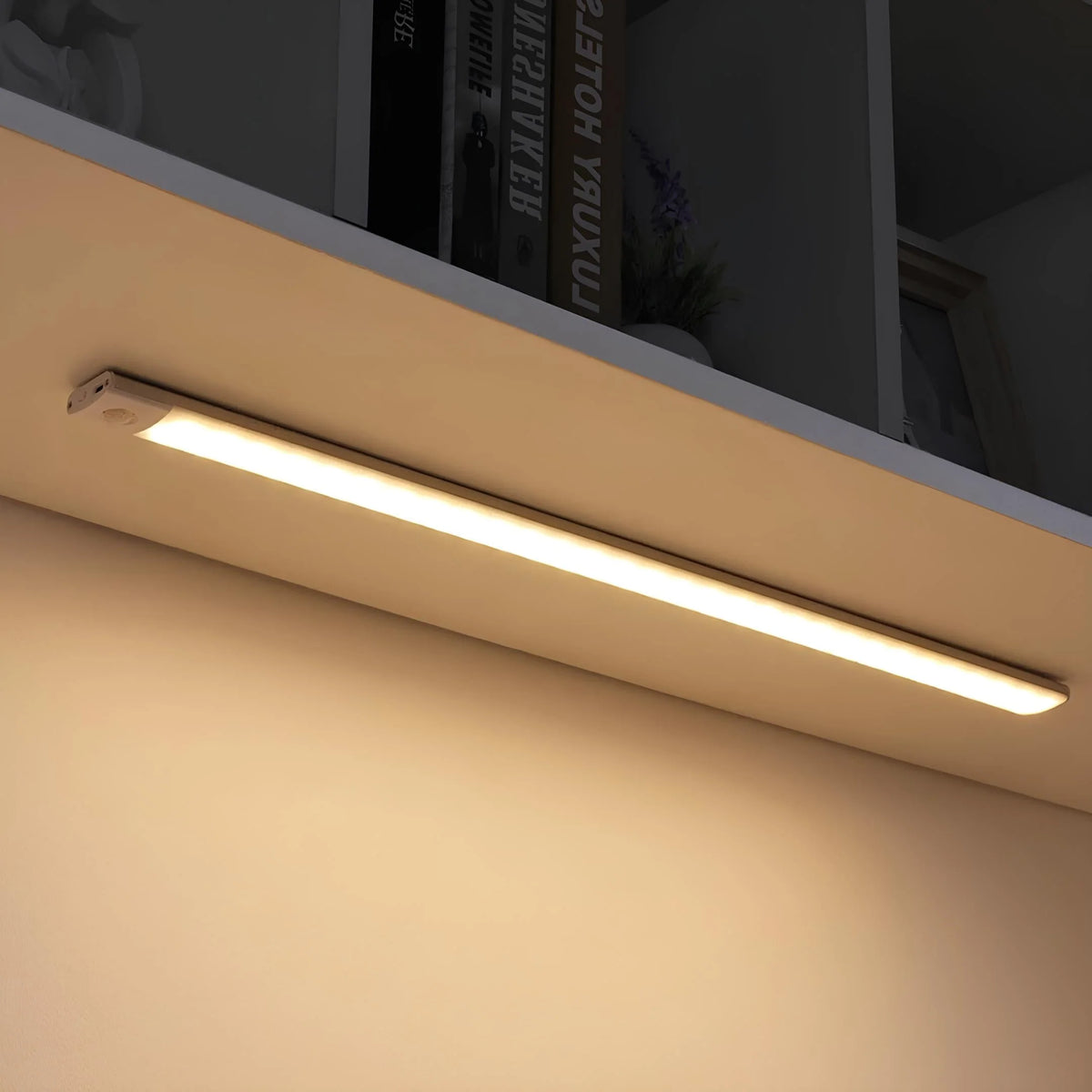 LED Night Light Motion-Activated USB Rechargeable Wireless Mount