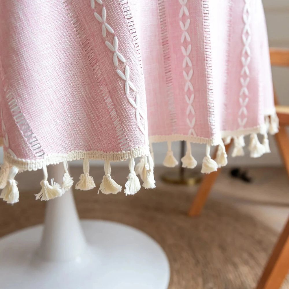 Leaf-Embroidered Microfiber Round Tablecloth (55 in)