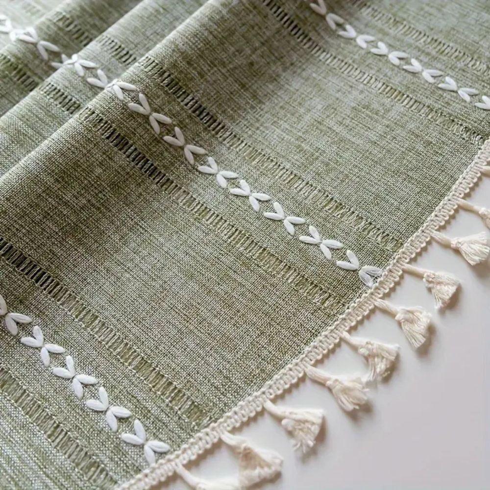 Leaf-Embroidered Microfiber Round Tablecloth (55 in)