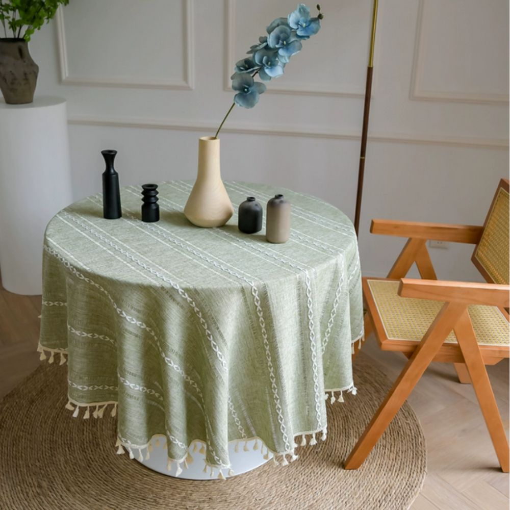 Leaf-Embroidered Microfiber Round Tablecloth (55 in)