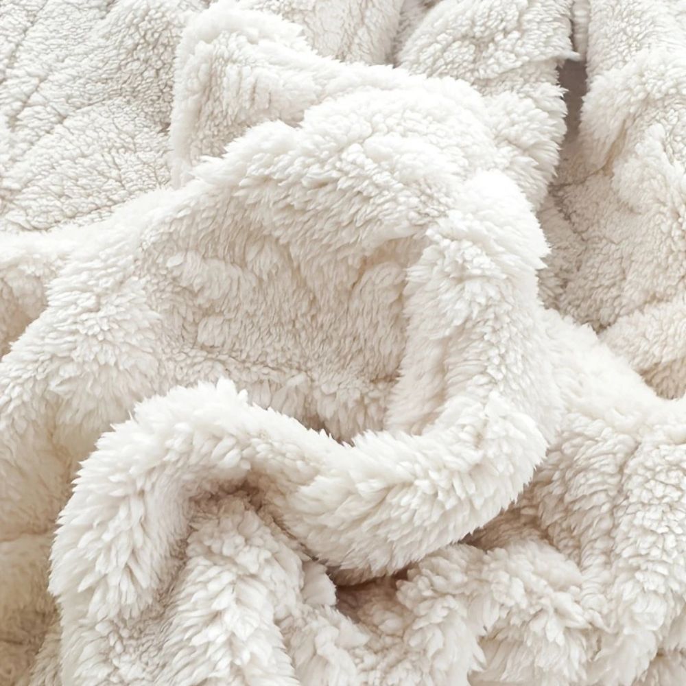 Lightweight Microfiber Jacquard Fleece Blanket (Machine Washable)