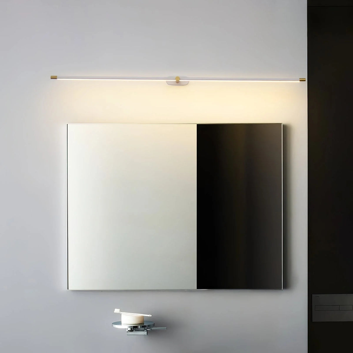Linear Wall Sconce Battery-Powered Pivoting Warm White LED