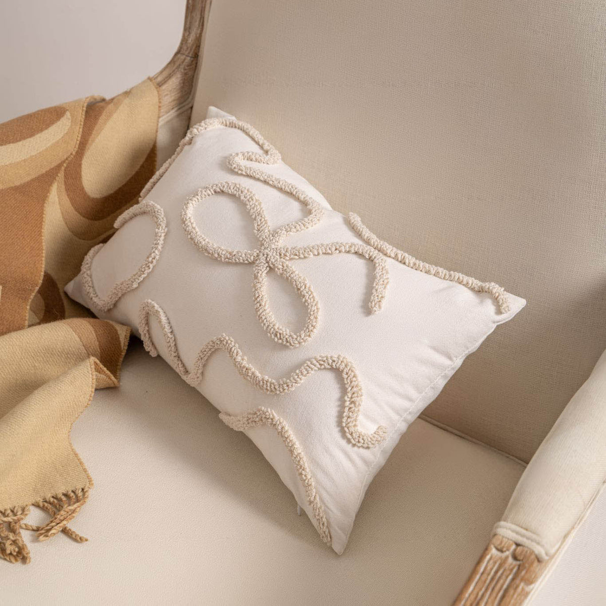 Lumbar Pillow Cover Cotton-Linen Loop-Tufted Applique Machine Washable