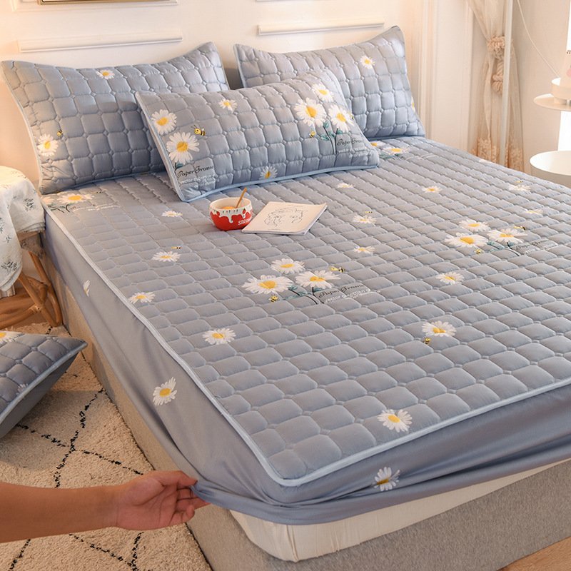 Mattress Protector Breathable Silk Microfiber Machine Washable