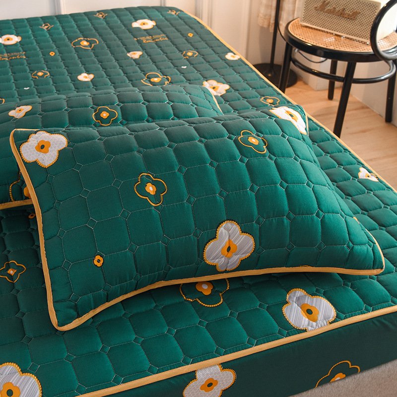 Mattress Protector Breathable Silk Microfiber Machine Washable