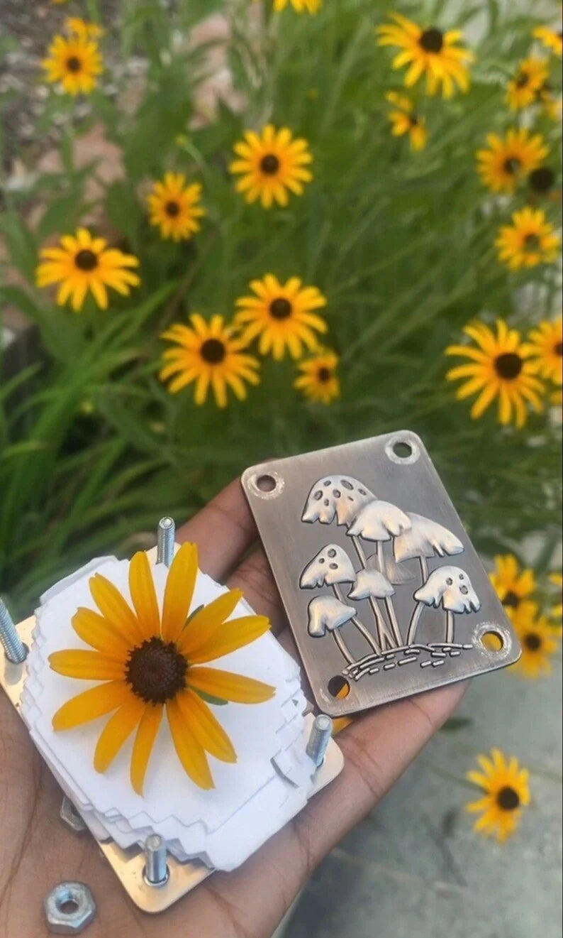Mini Flower Press Compact Portable 10 Reusable Blotting Papers