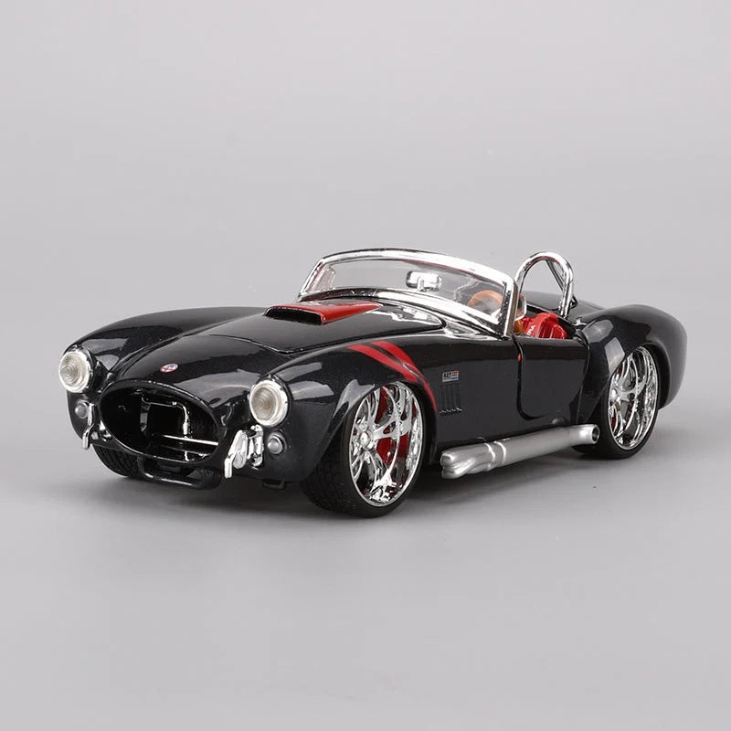 Model Car 1:24 Scale Alloy Ready To Display