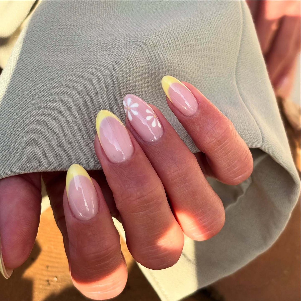 Nail Art Kit Floral Designs Long-Lasting Glossy Finish