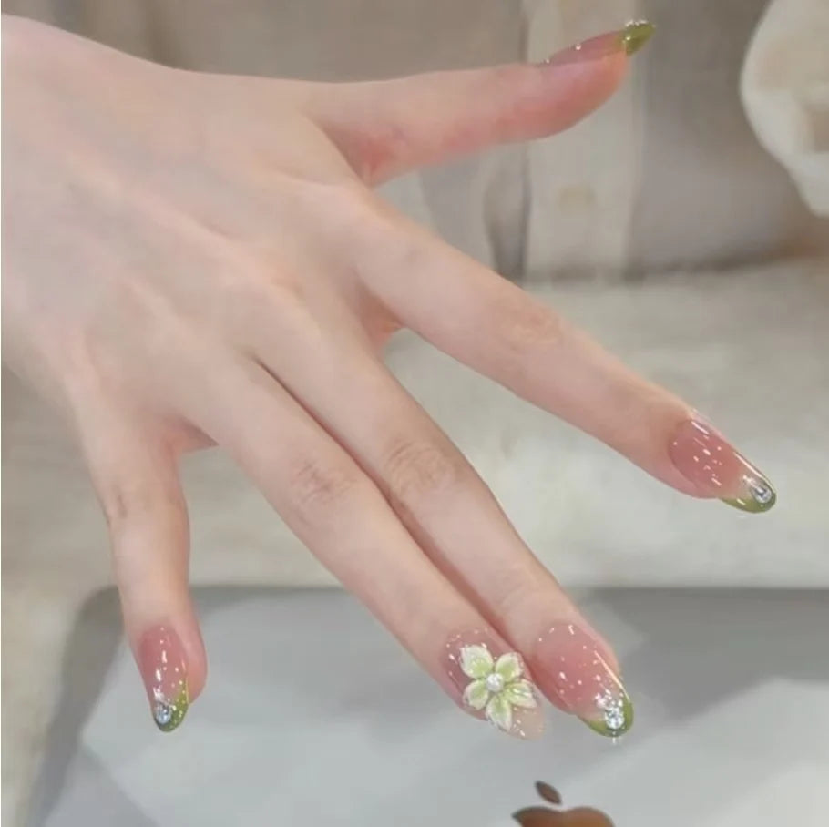 Nail Art Kit Floral Shimmer & Chip-Resistant