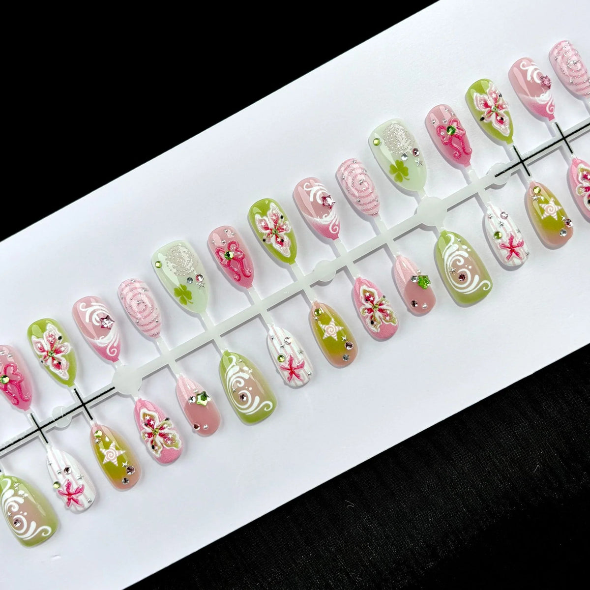 Nail Art Press-On Set Floral Reusable Multiple Sizes
