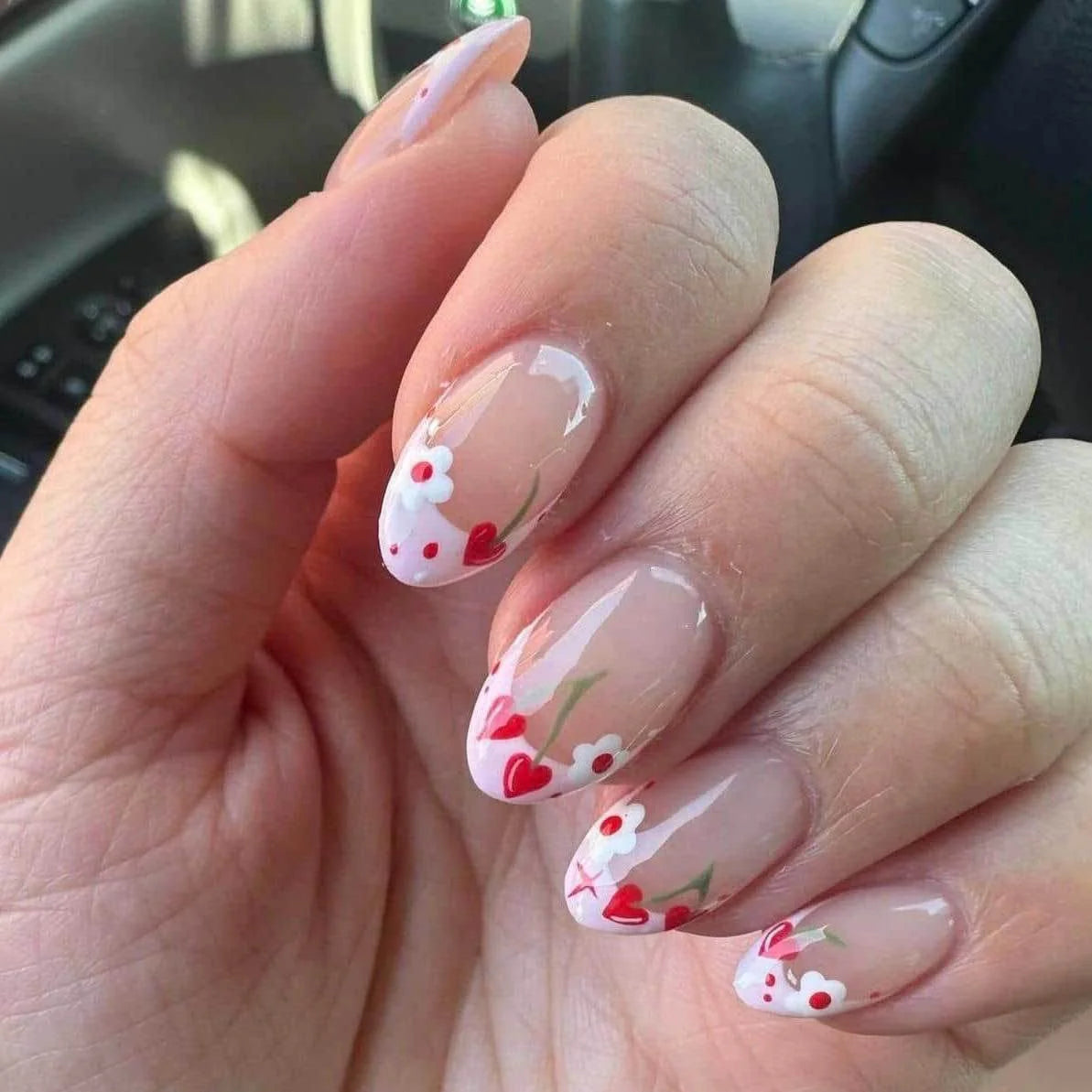 Nail Art Set Floral Accent Easy Application & Long-Lasting Finish