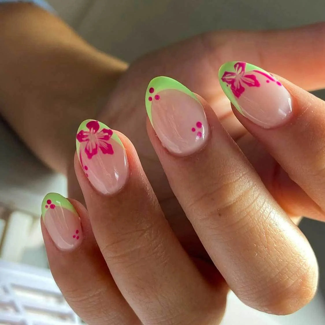 Nail Art Set Floral Accent Self-Adhesive & Long-Lasting Wear