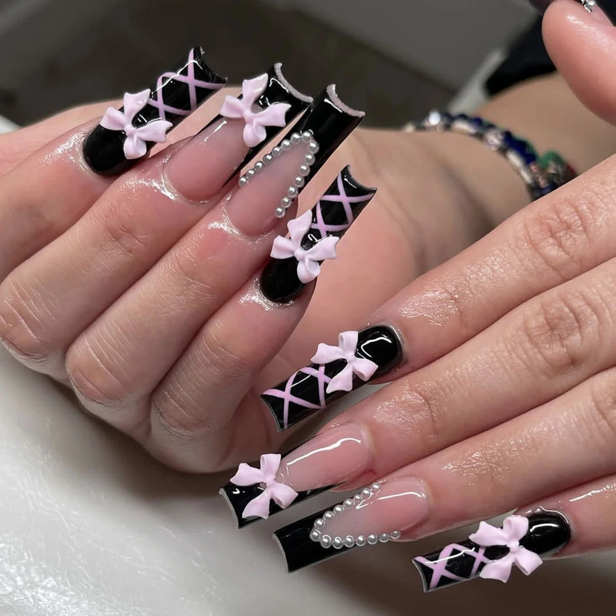 Nail Art Set Glossy Bows & Intricate Patterns