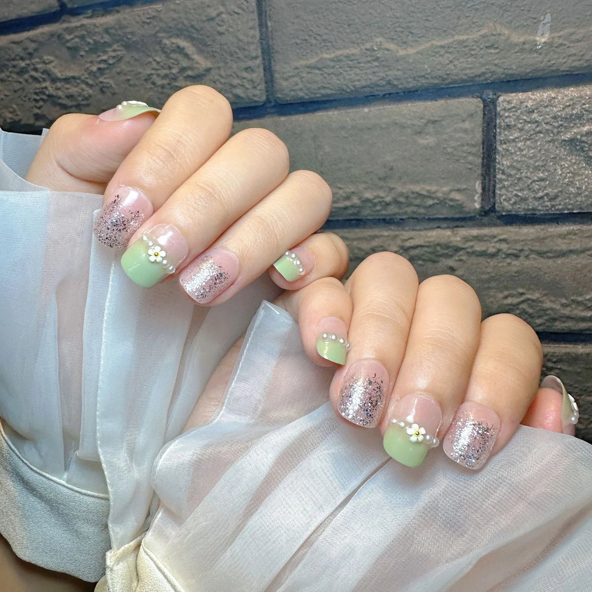 Nail Art Set Ice Green Gradient Glitter & Pearl