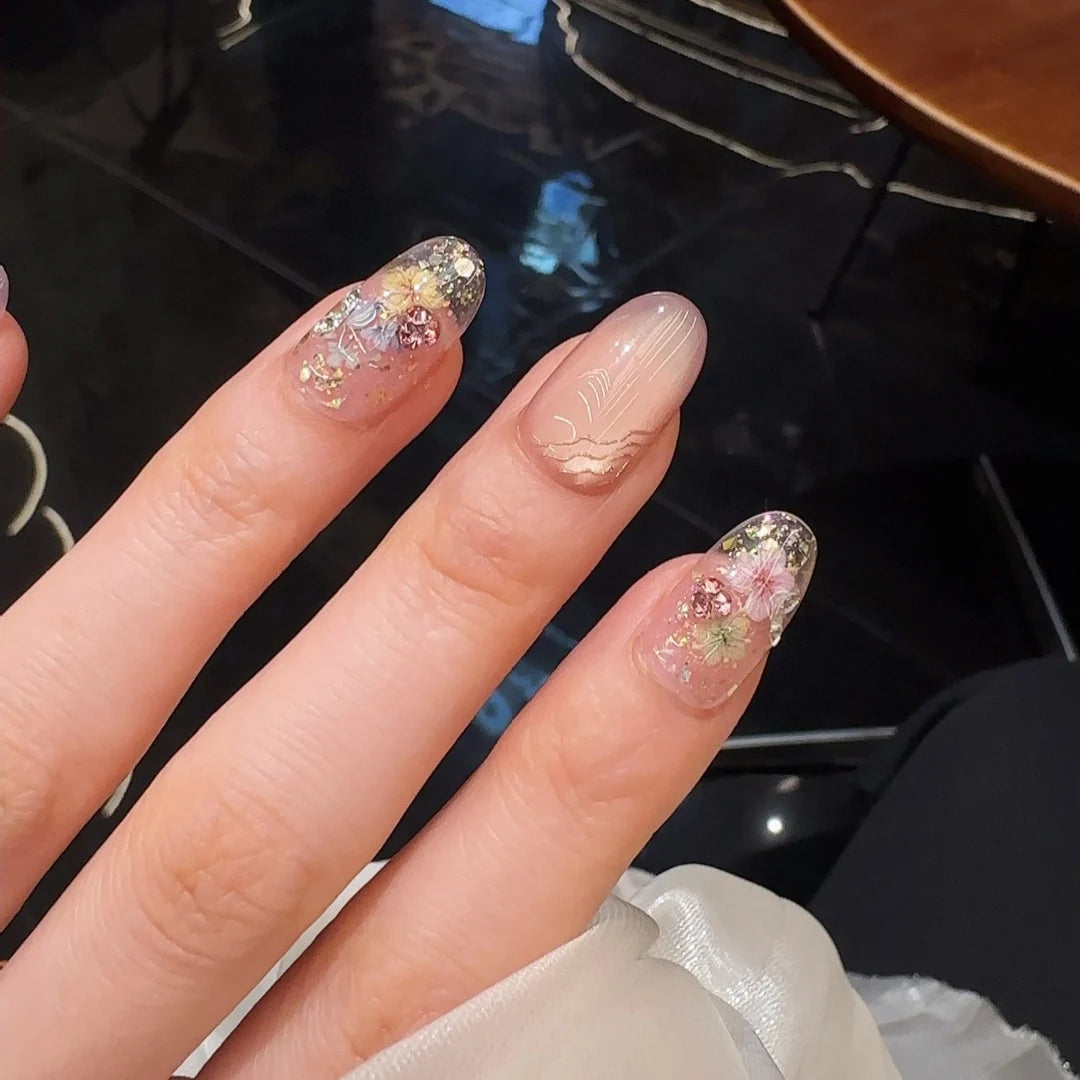 Nail Art Set Intricate Floral Eco-Friendly & Long-Lasting