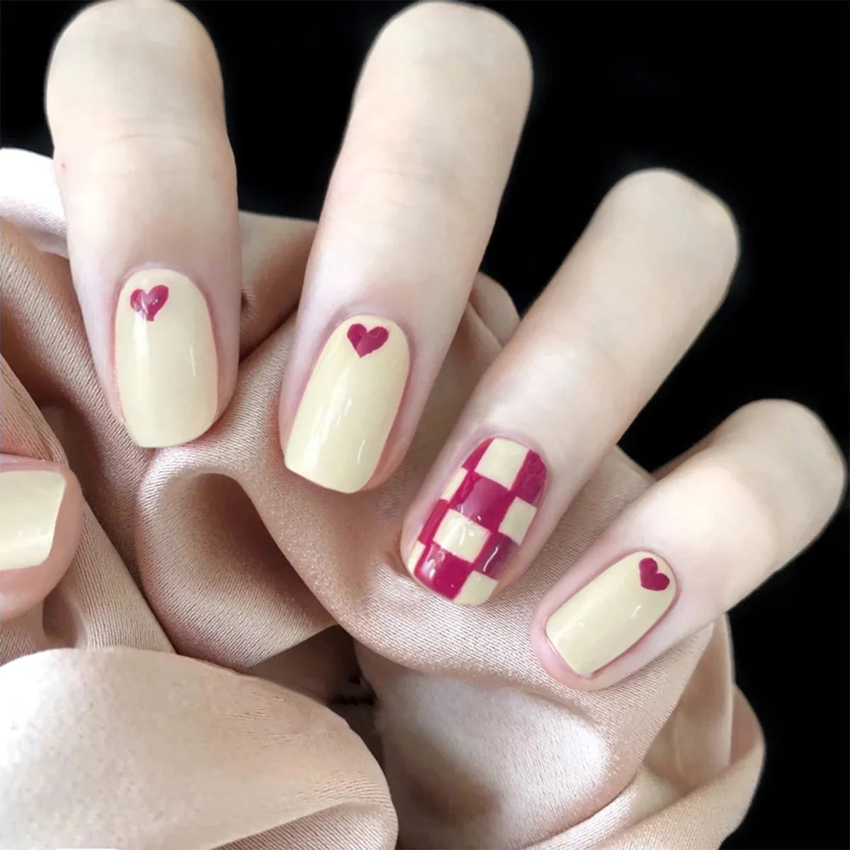 Nail Wraps Heart & Checkered Peel-And-Stick Chip-Resistant