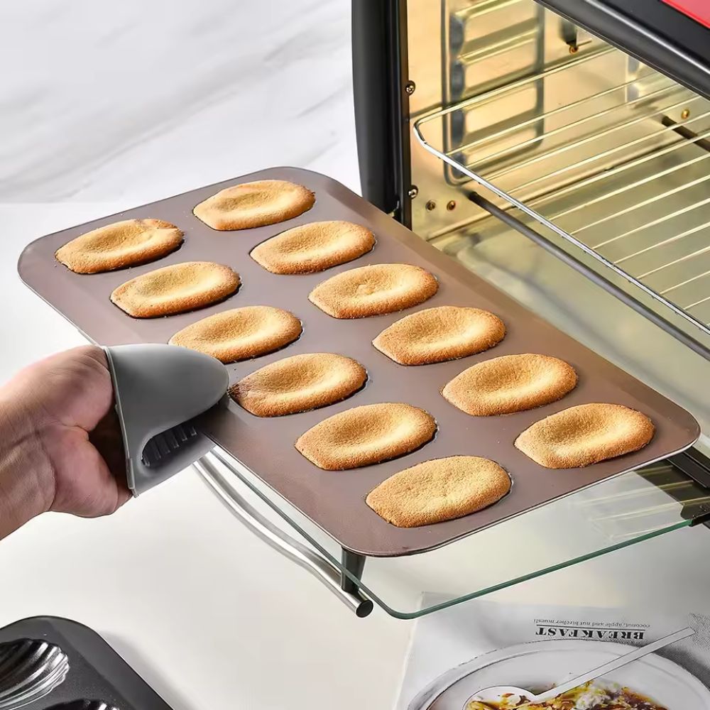 Non-Stick Carbon Steel Shell Mini Cake Mold (Single-Serve)