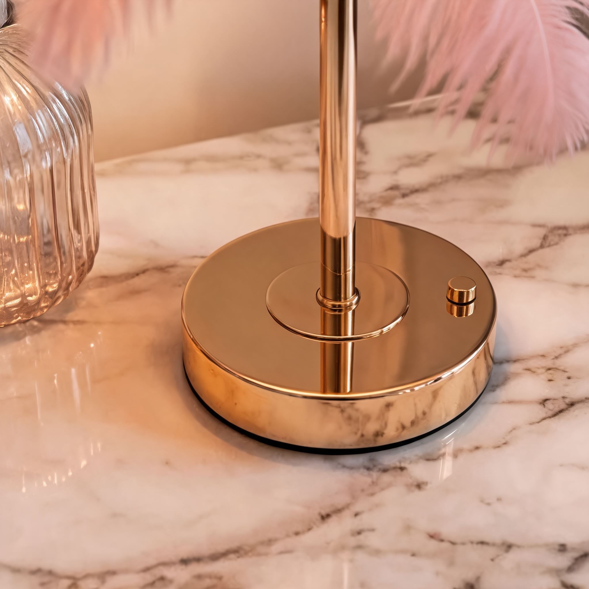 Ostrich Feather USB-Powered Adjustable Color Temperature Table Lamp