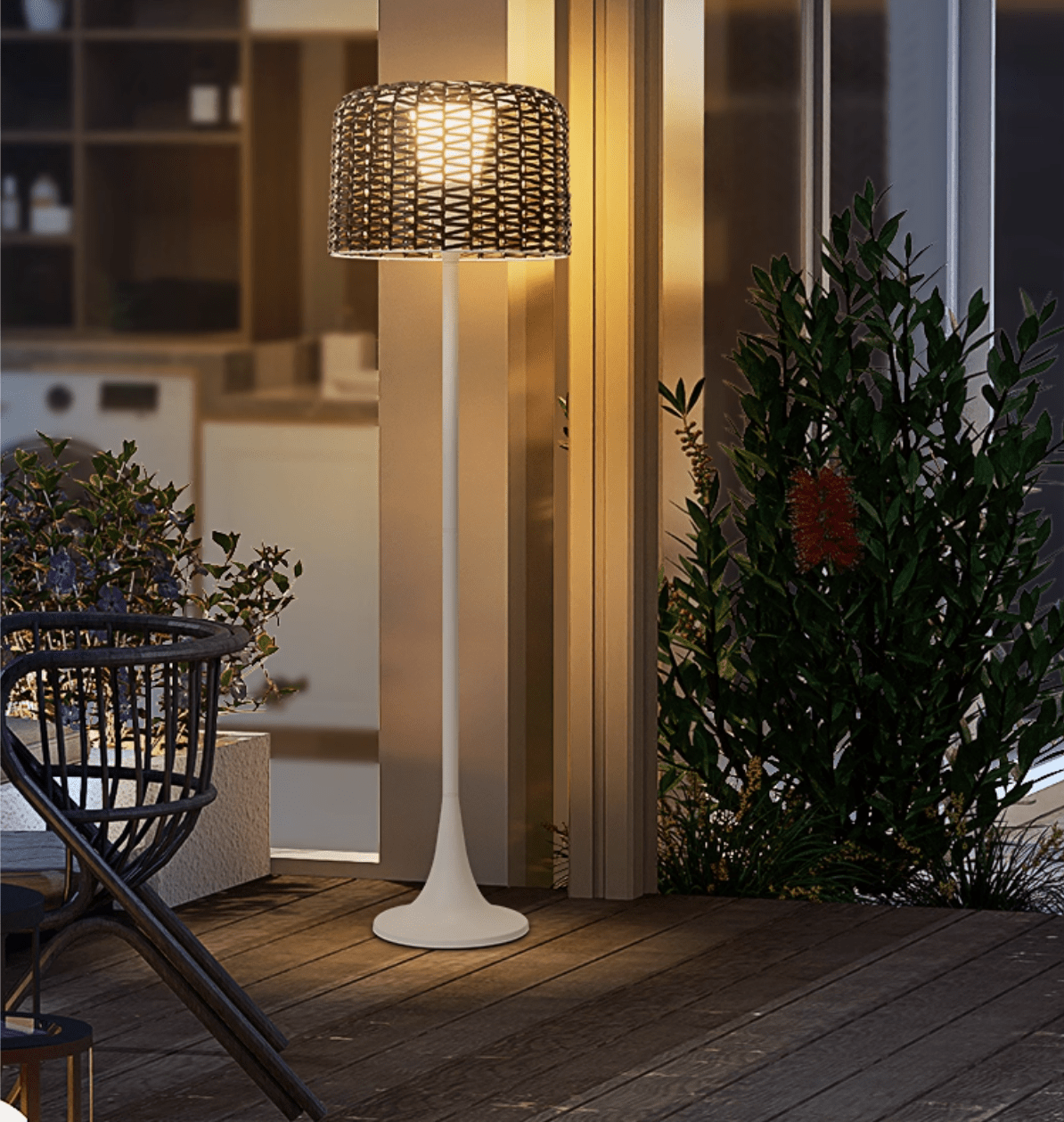 Outdoor Floor Lamp Solar Powered Warm LED Woven Rattan