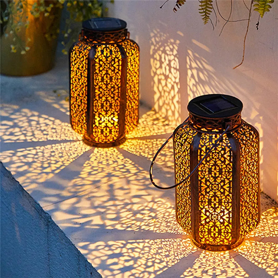 Outdoor Solar Lantern Dusk Sensor Weather-Resistant
