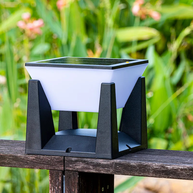 Outdoor Solar Light Dusk-To-Dawn Weather-Resistant