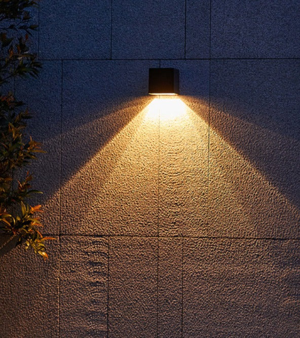 Outdoor Wall Lamp Solar-Powered Automatic Light Sensor IP65