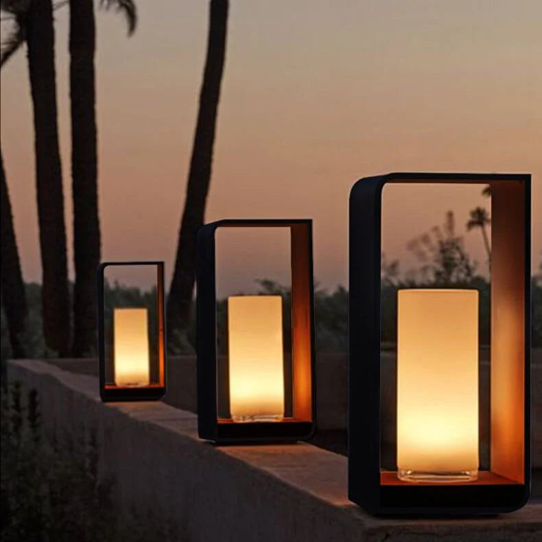 Outdoor Wall Lamp Weather Resistant Solar & Mains Power