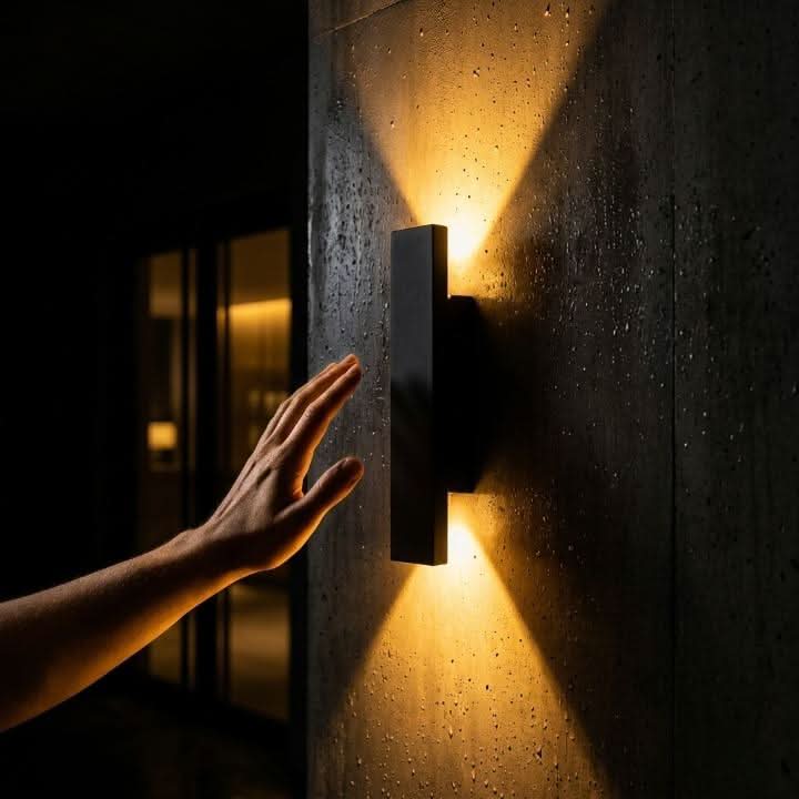 Outdoor Wall Light Up-and-Down Beam Weatherproof Aluminum
