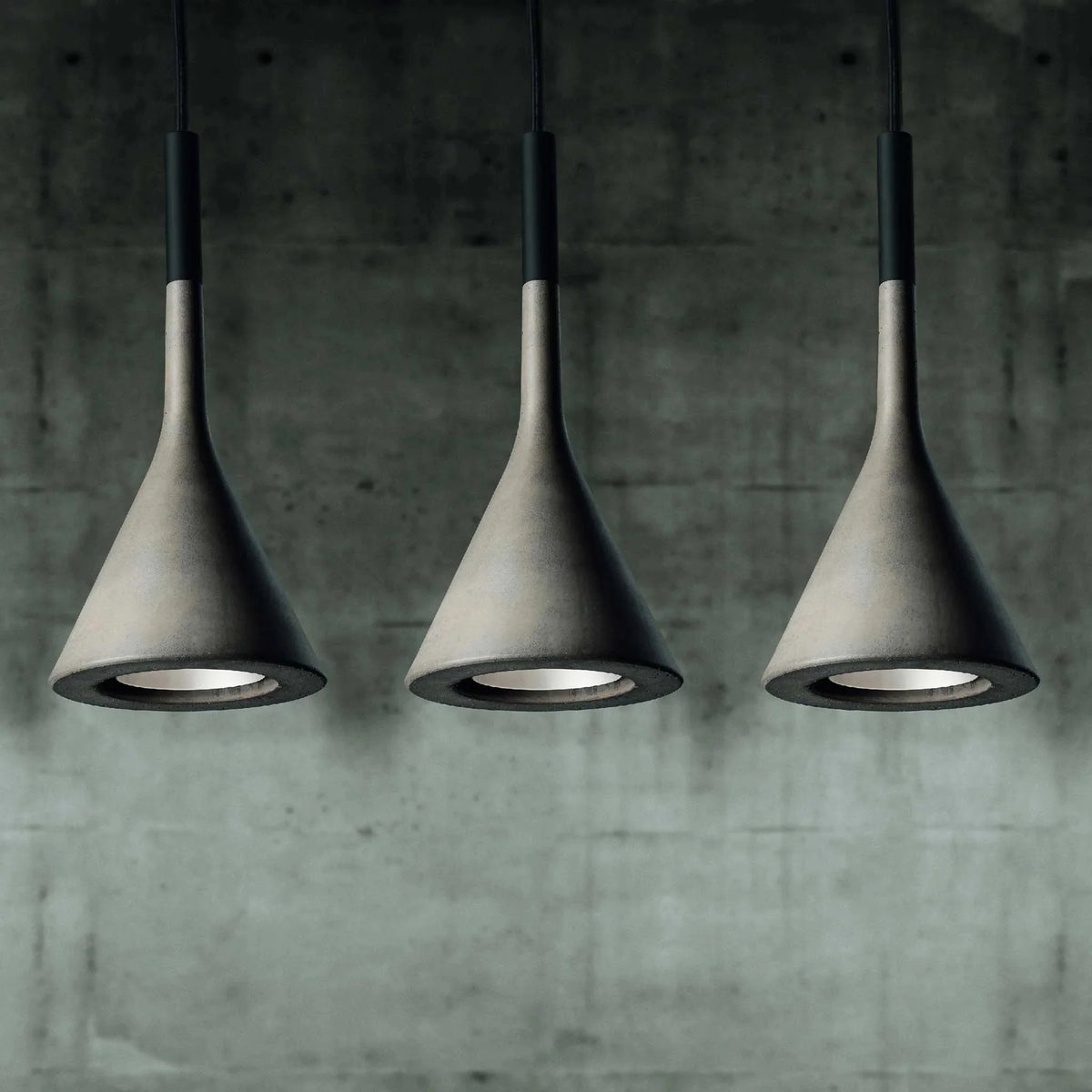 Pendant Lamp Concrete Conical Focused Beam