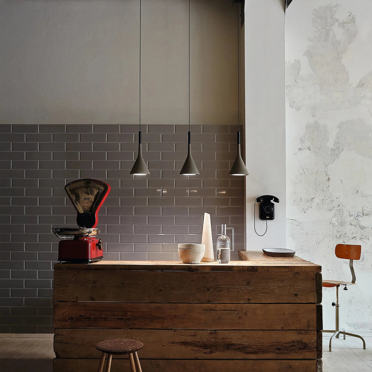 Pendant Lamp Concrete Conical Focused Beam