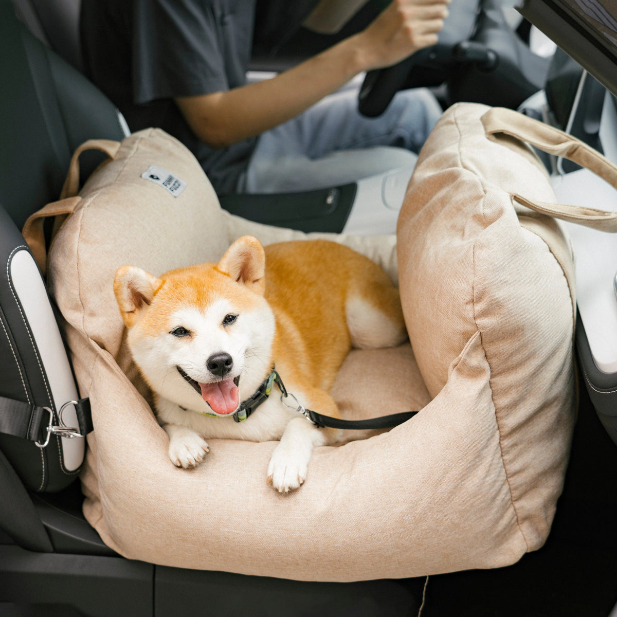 Pet Car Seat Bed Adjustable Safety Straps Reversible Cushion