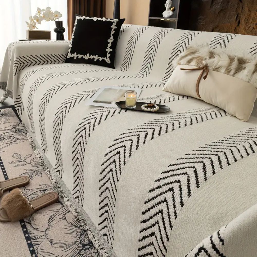 Pet-Hair & Scratch-Resistant Microfiber Sofa Cover (Chevron Print)