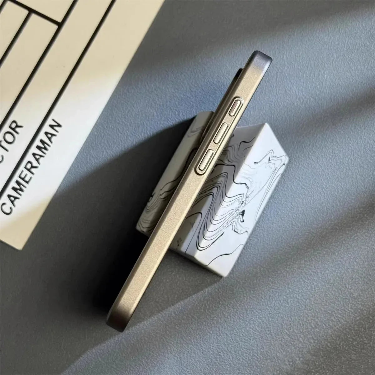 Phone Case Ultra-Thin Shock-Absorbent Anti-Fingerprint