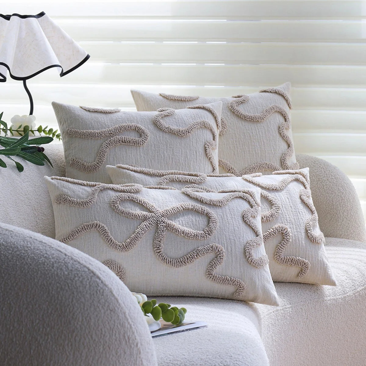Pillow Cover Cotton-Linen Curved Tufted Hidden Zipper