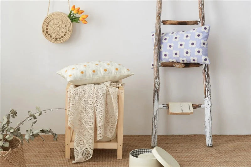 Pillow Cover Hand-Embroidered Daisy 100% Cotton Invisible Zipper