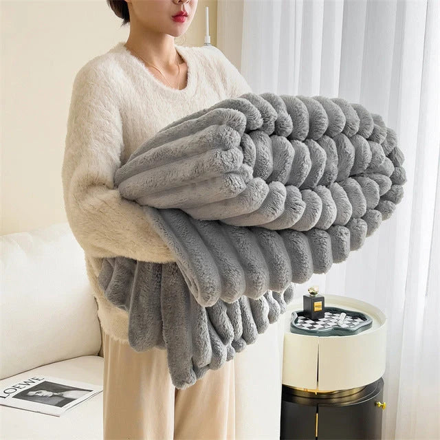 Plush Blanket Faux Fur Super-Soft & Lightweight